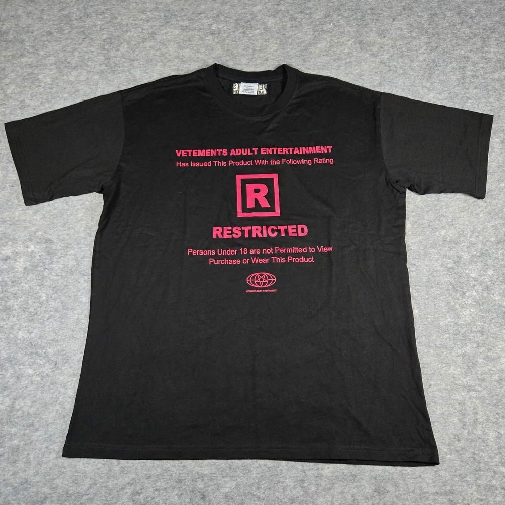 Vetements Unisex Black Adult Entertainment Restricted Graphic T-Shirt XL